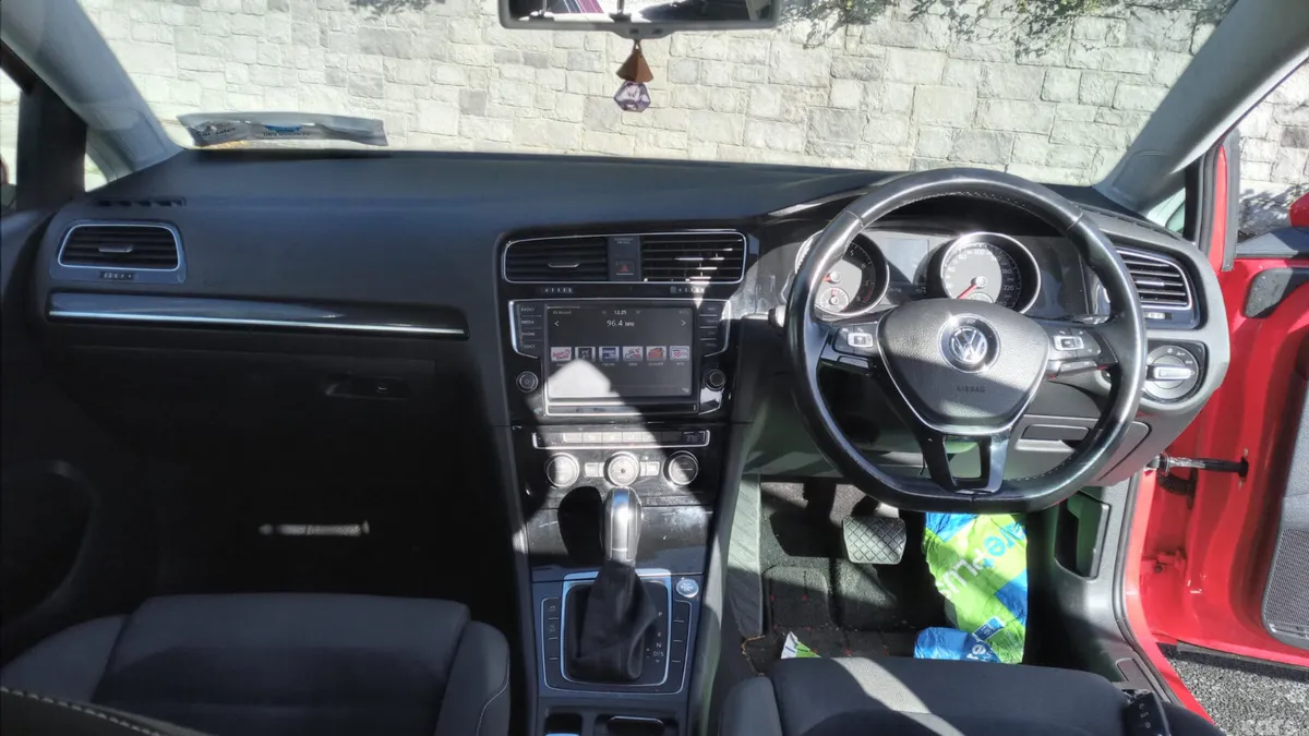 Volkswagen Golf Hatchback, Petrol, 2015, Red