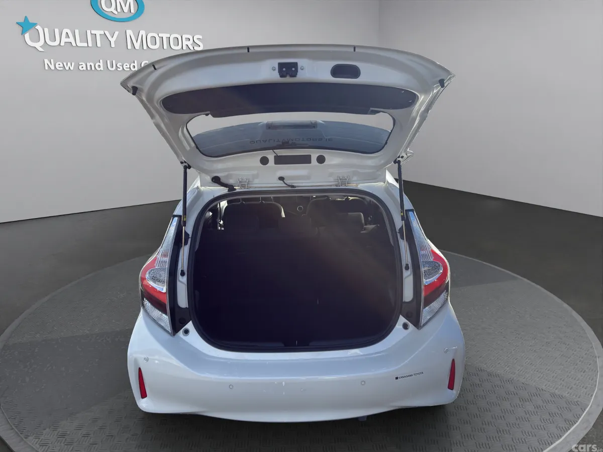 Toyota Aqua Hatchback, Petrol Hybrid, 2019, White