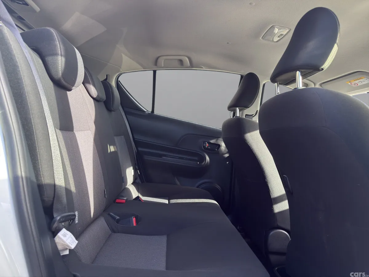 Toyota Aqua Hatchback, Petrol Hybrid, 2019, White