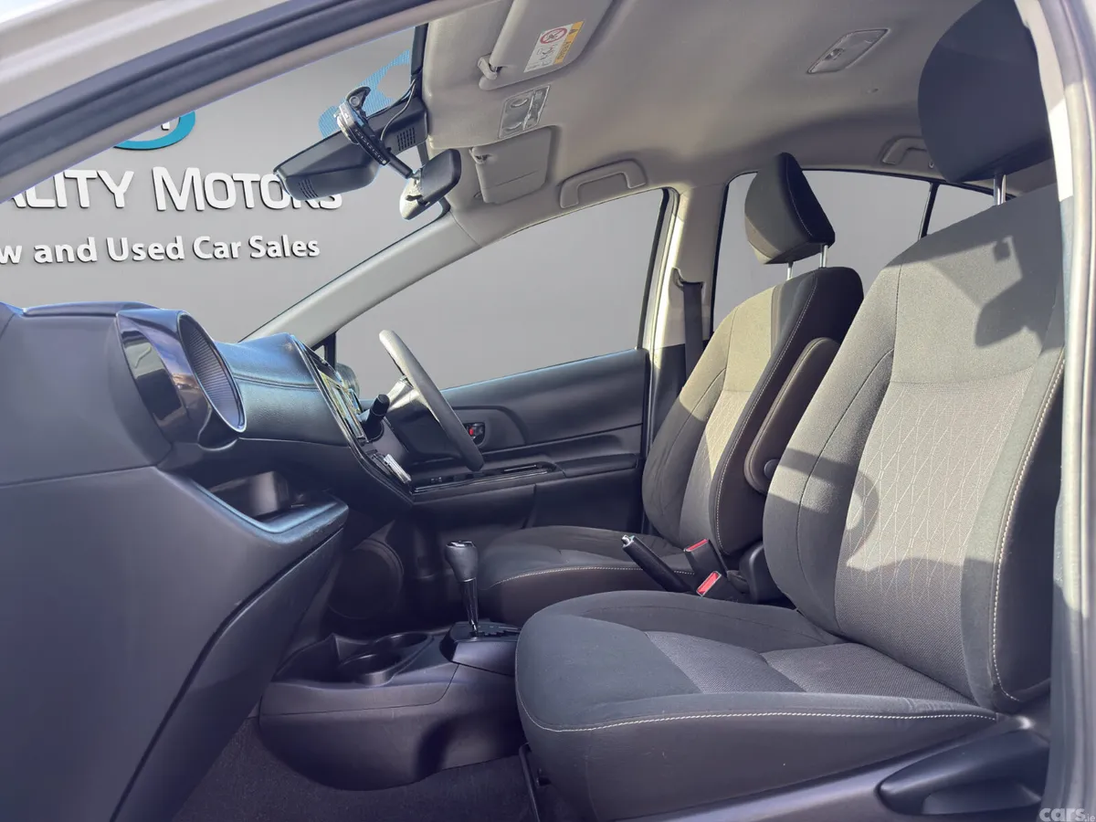 Toyota Aqua Hatchback, Petrol Hybrid, 2019, White