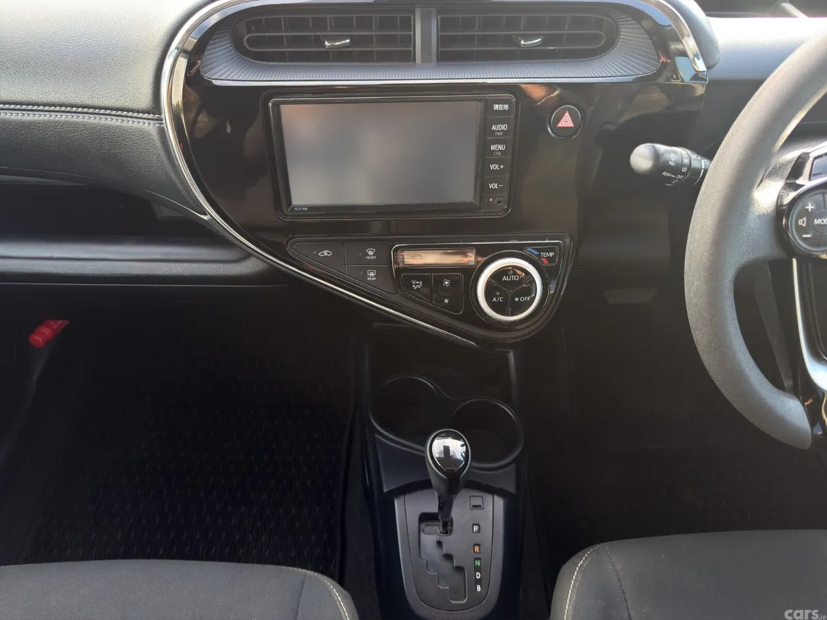 Toyota Aqua Hatchback, Petrol Hybrid, 2019, White
