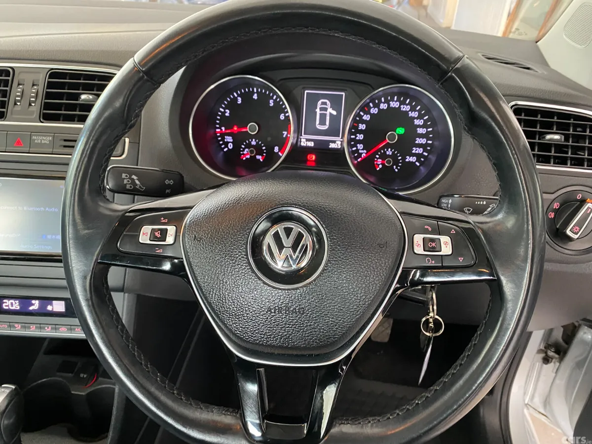 Volkswagen Polo Hatchback, Petrol, 2016, Silver