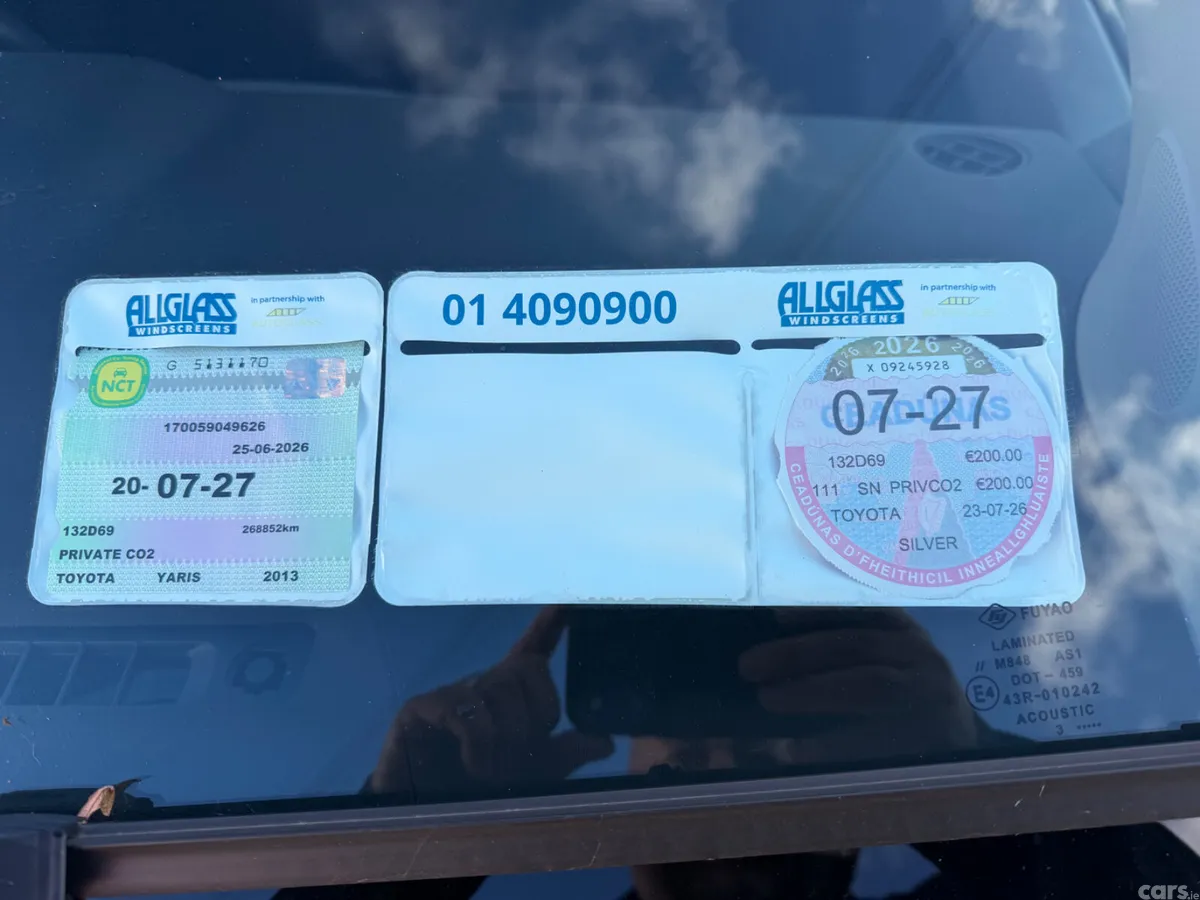 Toyota Yaris Hatchback, Petrol, 2013, Silver
