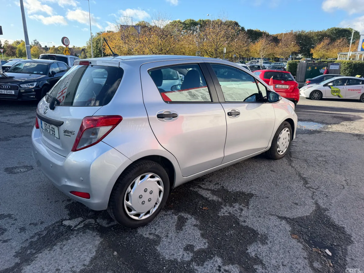 Toyota Yaris Hatchback, Petrol, 2013, Silver