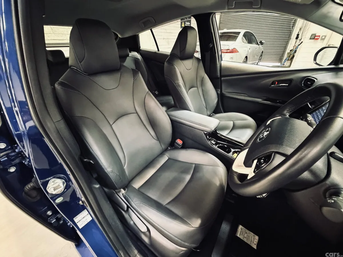 Toyota Prius Saloon, Petrol Hybrid, 2018, Blue
