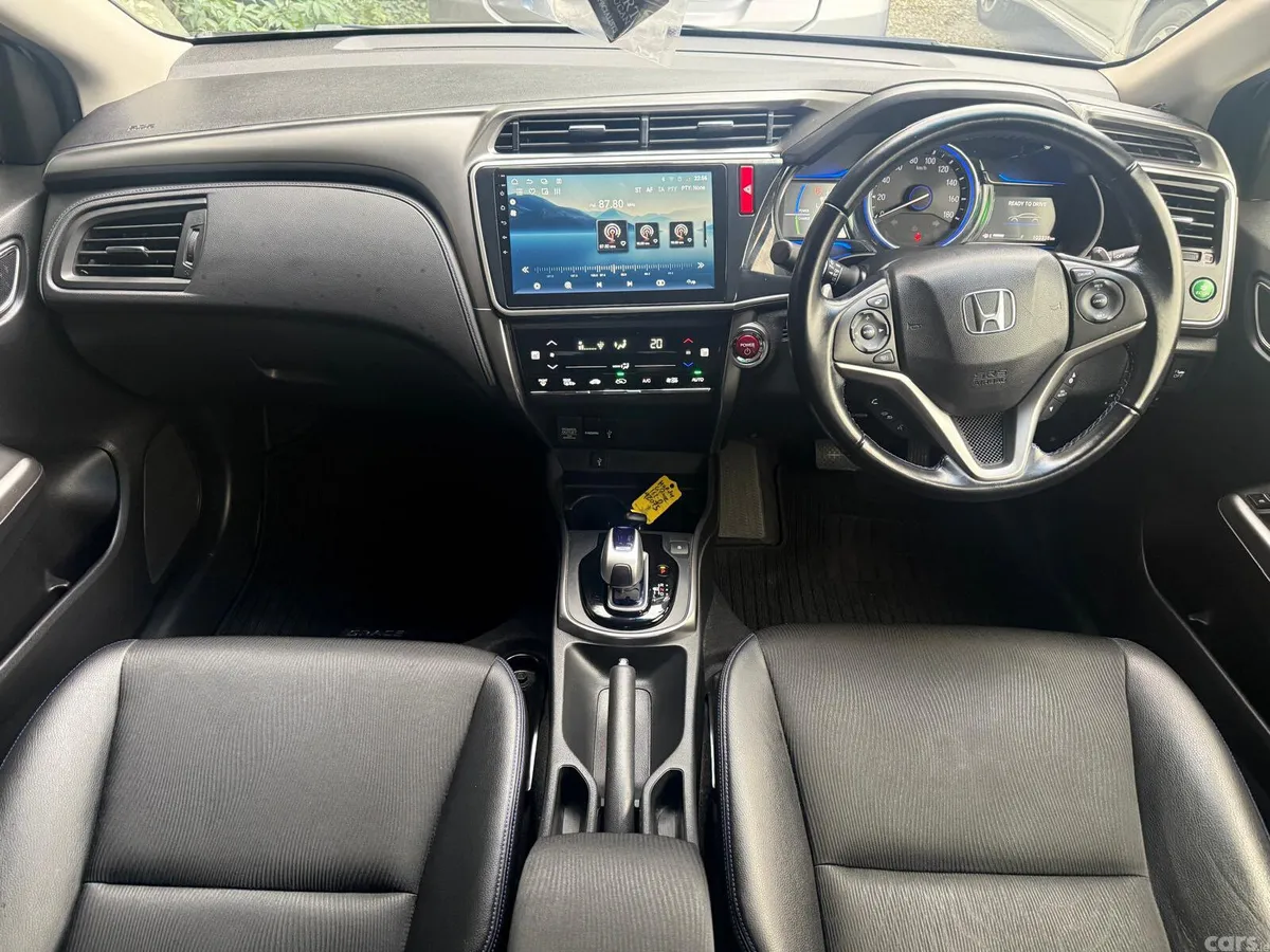 Honda Grace Saloon, Petrol Hybrid, 2016, White