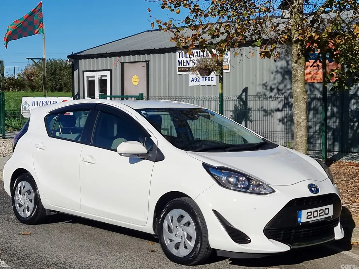 Toyota Aqua Hatchback, Petrol Hybrid, 2020, White