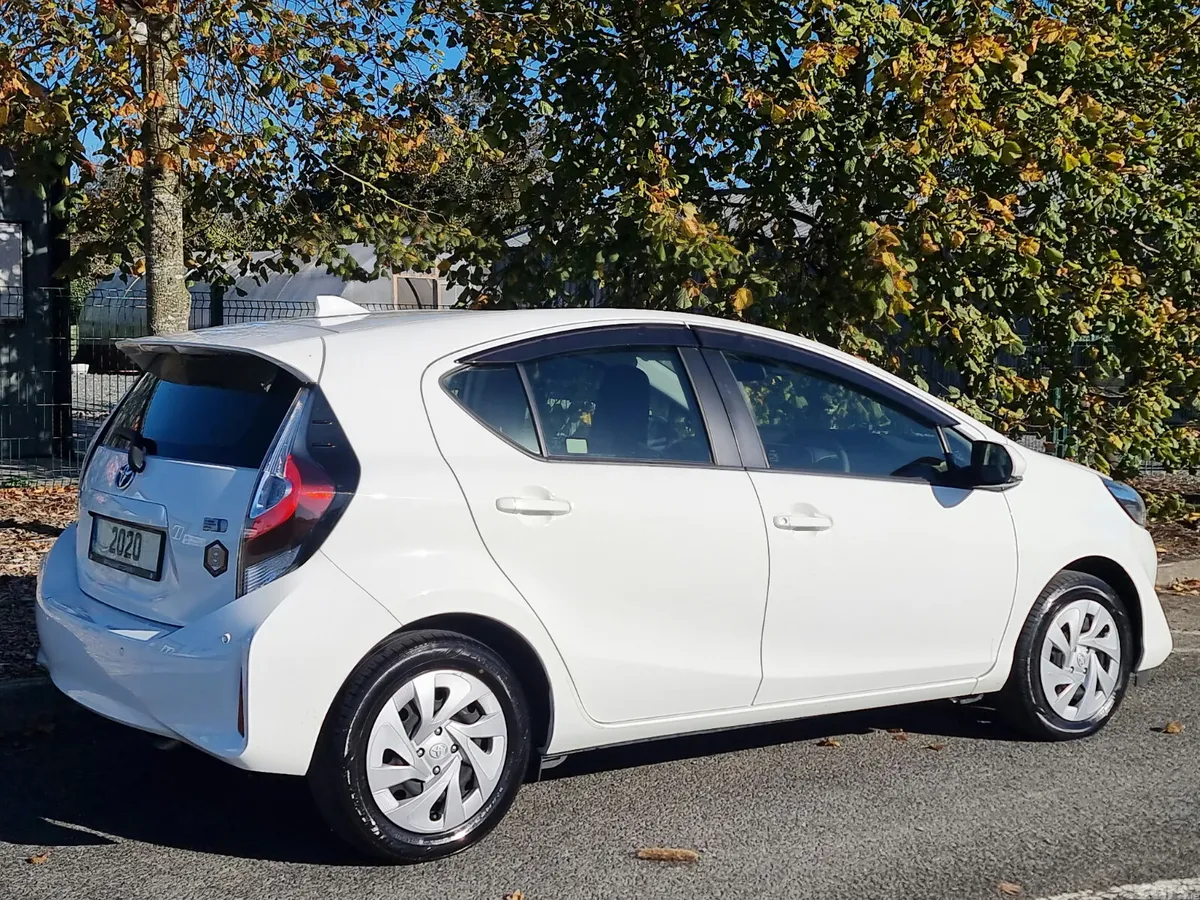 Toyota Aqua Hatchback, Petrol Hybrid, 2020, White