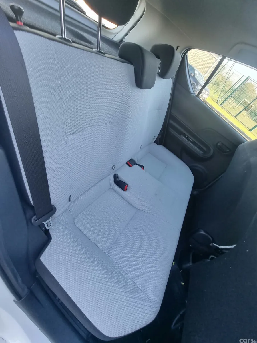 Toyota Aqua Hatchback, Petrol Hybrid, 2020, White
