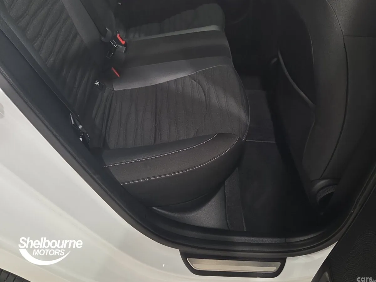 Kia Ceed Hatchback, Petrol, 2025, White