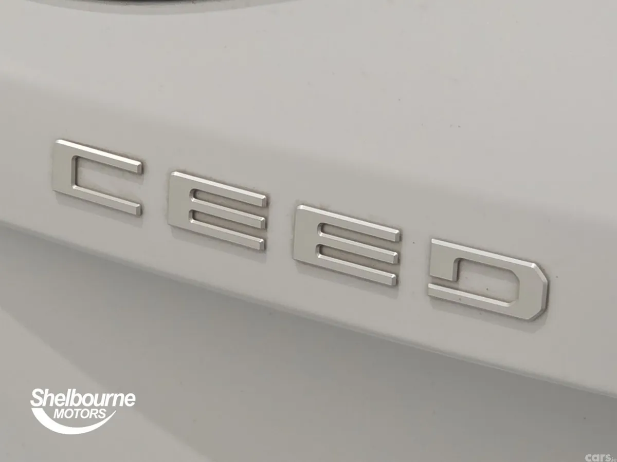 Kia Ceed Hatchback, Petrol, 2025, White