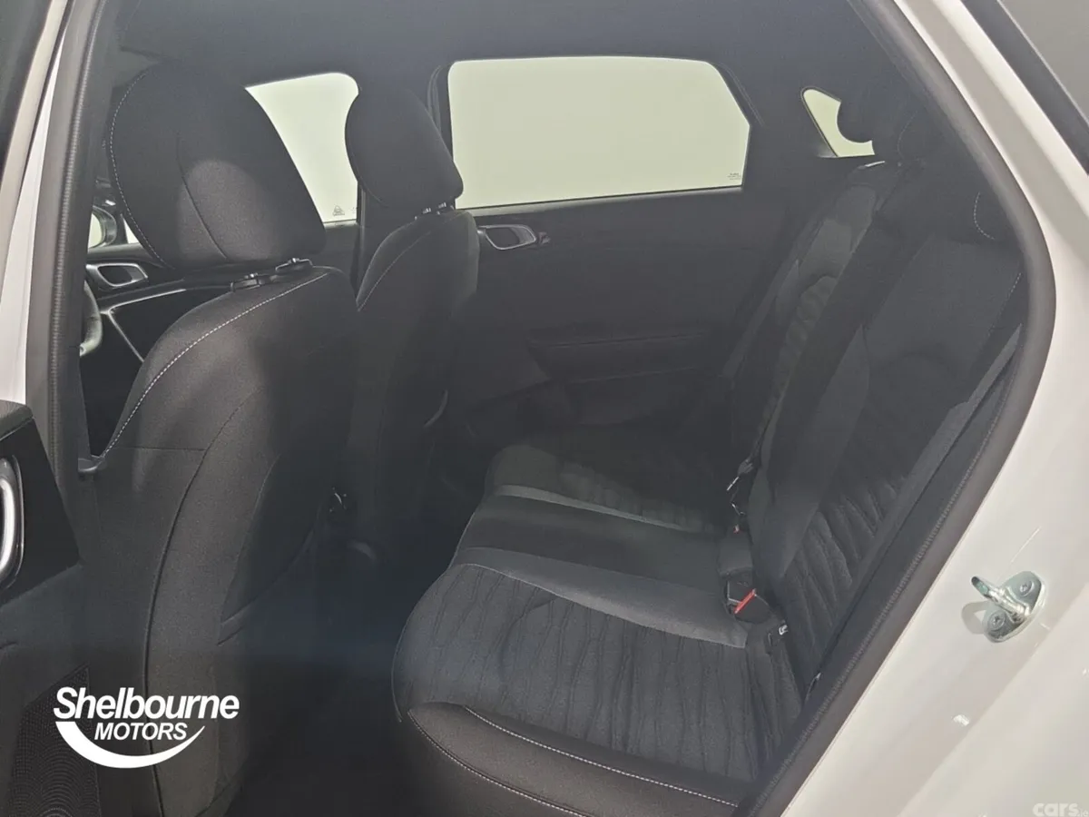 Kia Ceed Hatchback, Petrol, 2025, White
