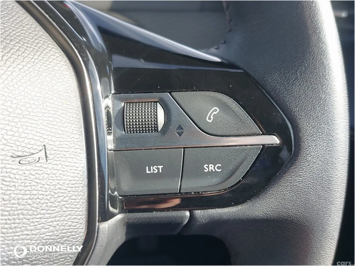 Peugeot 208 Hatchback, Petrol, 2022, 