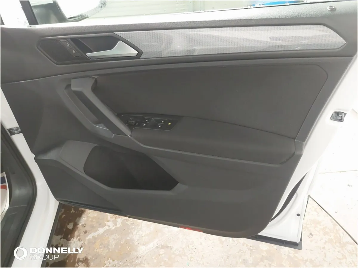 Volkswagen Tiguan Estate, Petrol, 2021, White