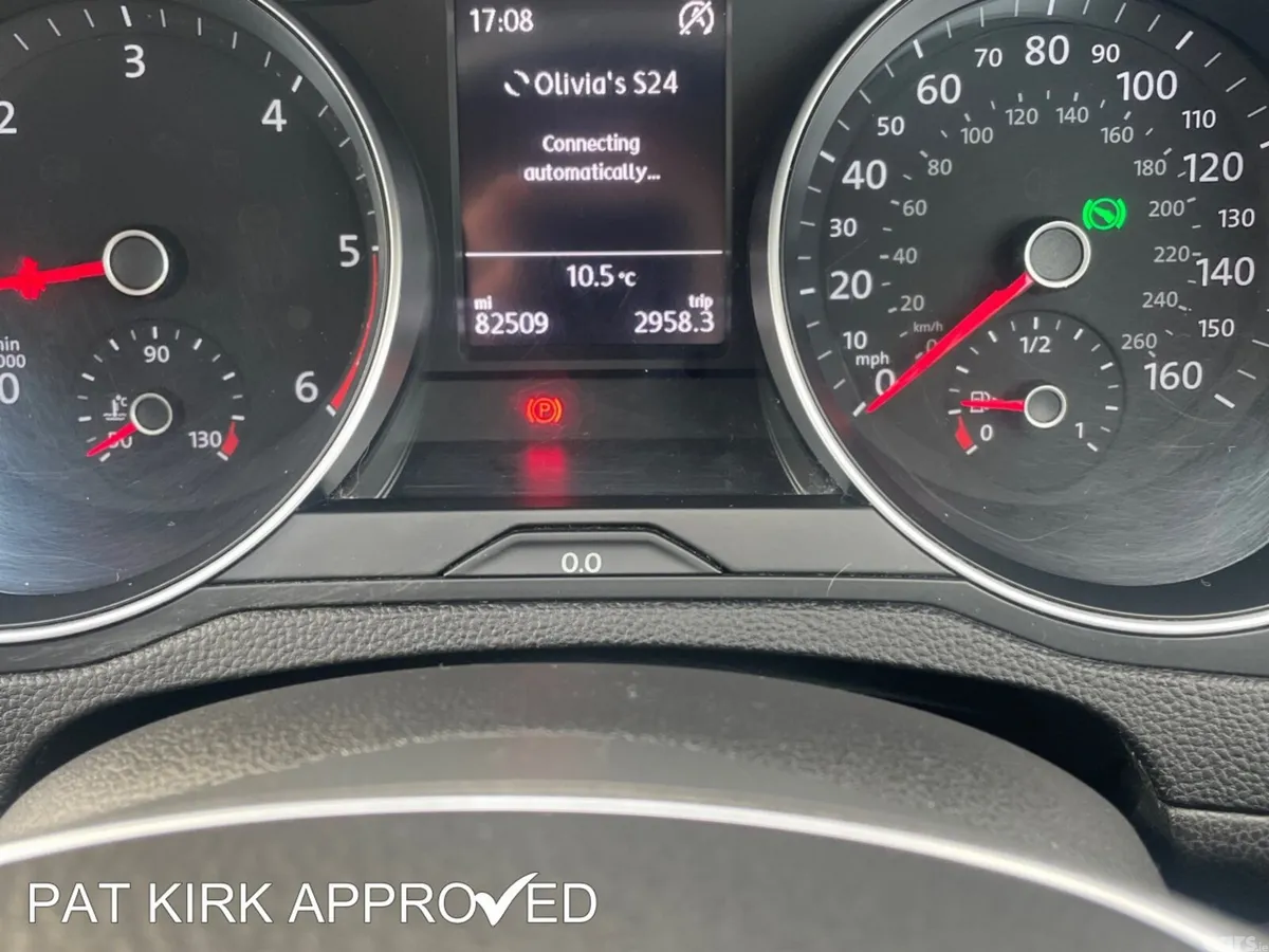 Volkswagen Passat Saloon, Diesel, 2015, Silver