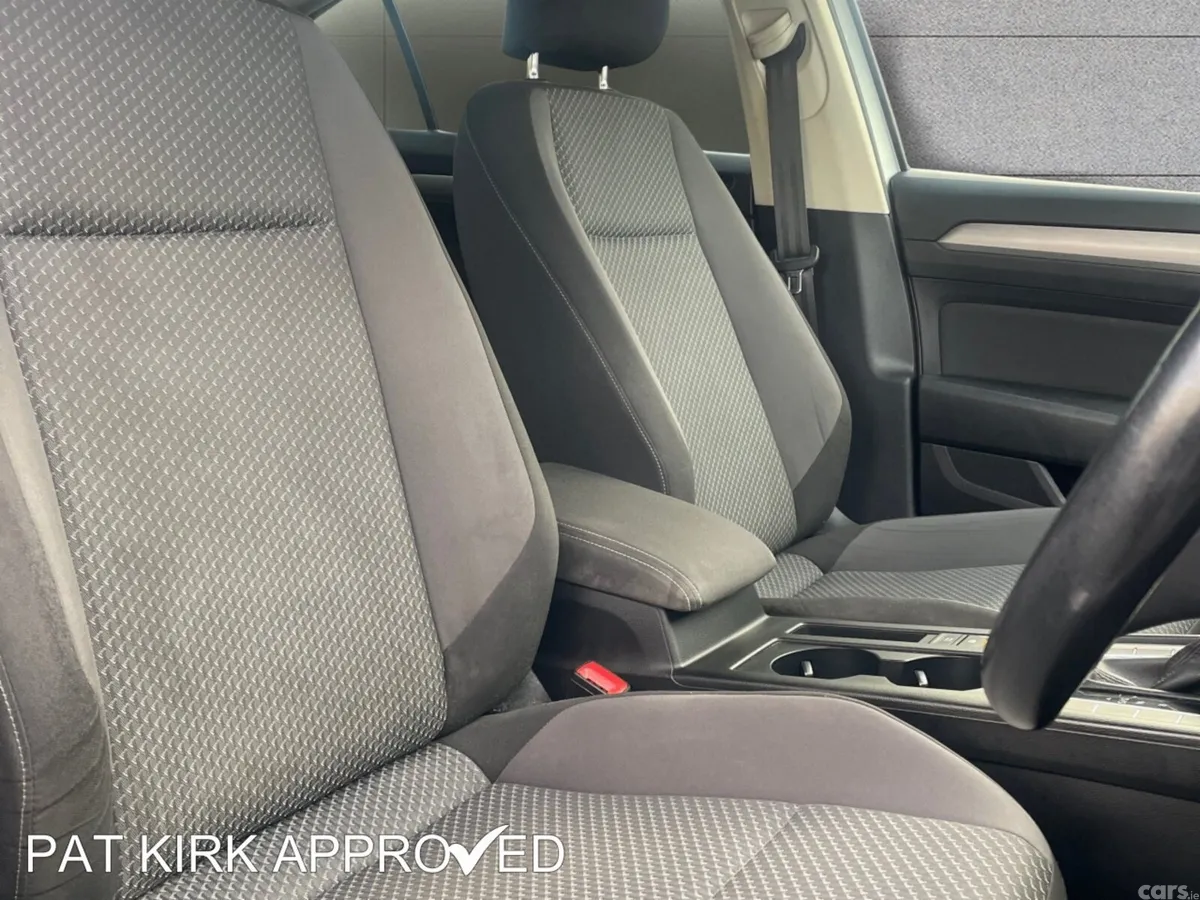 Volkswagen Passat Saloon, Diesel, 2015, Silver