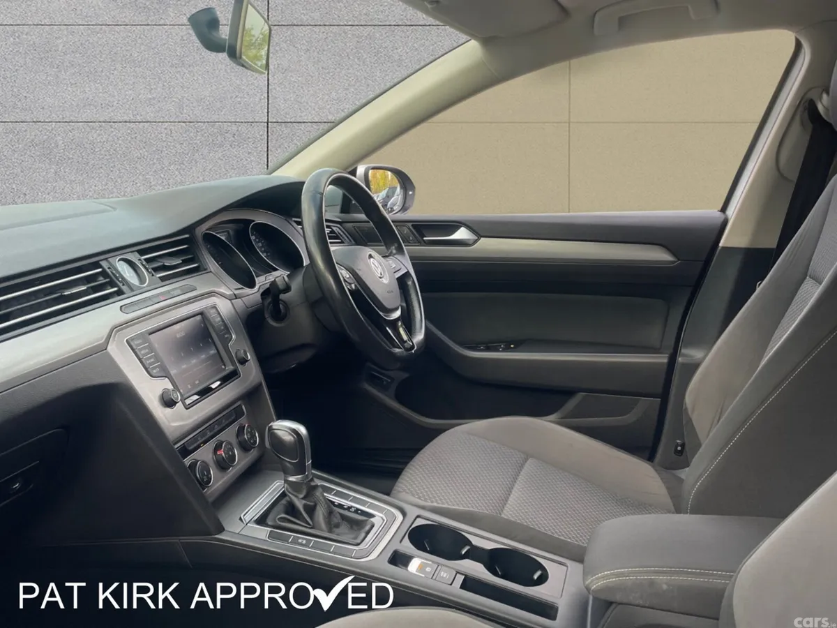 Volkswagen Passat Saloon, Diesel, 2015, Silver