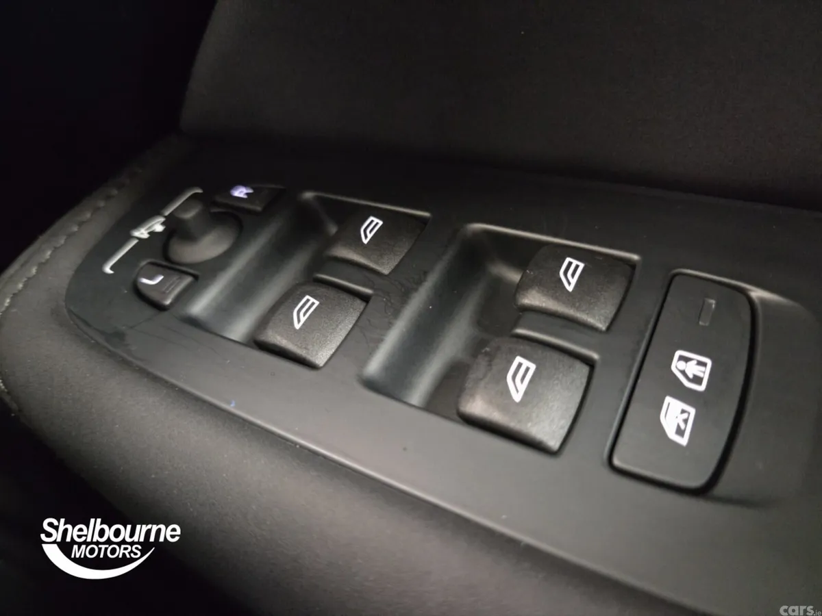 Volvo XC60 SUV, Petrol, 2025, Black