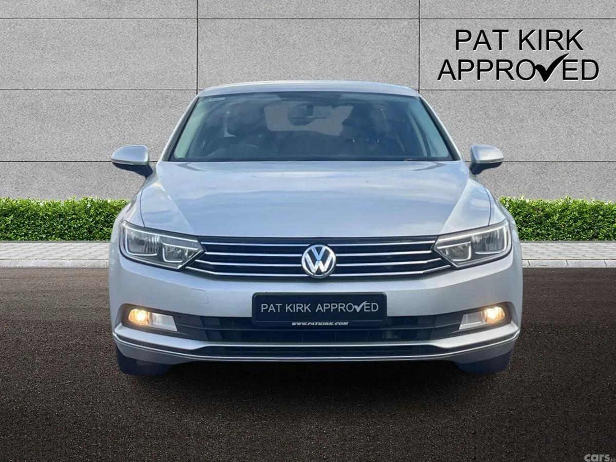 Volkswagen Passat Saloon, Diesel, 2015, Silver