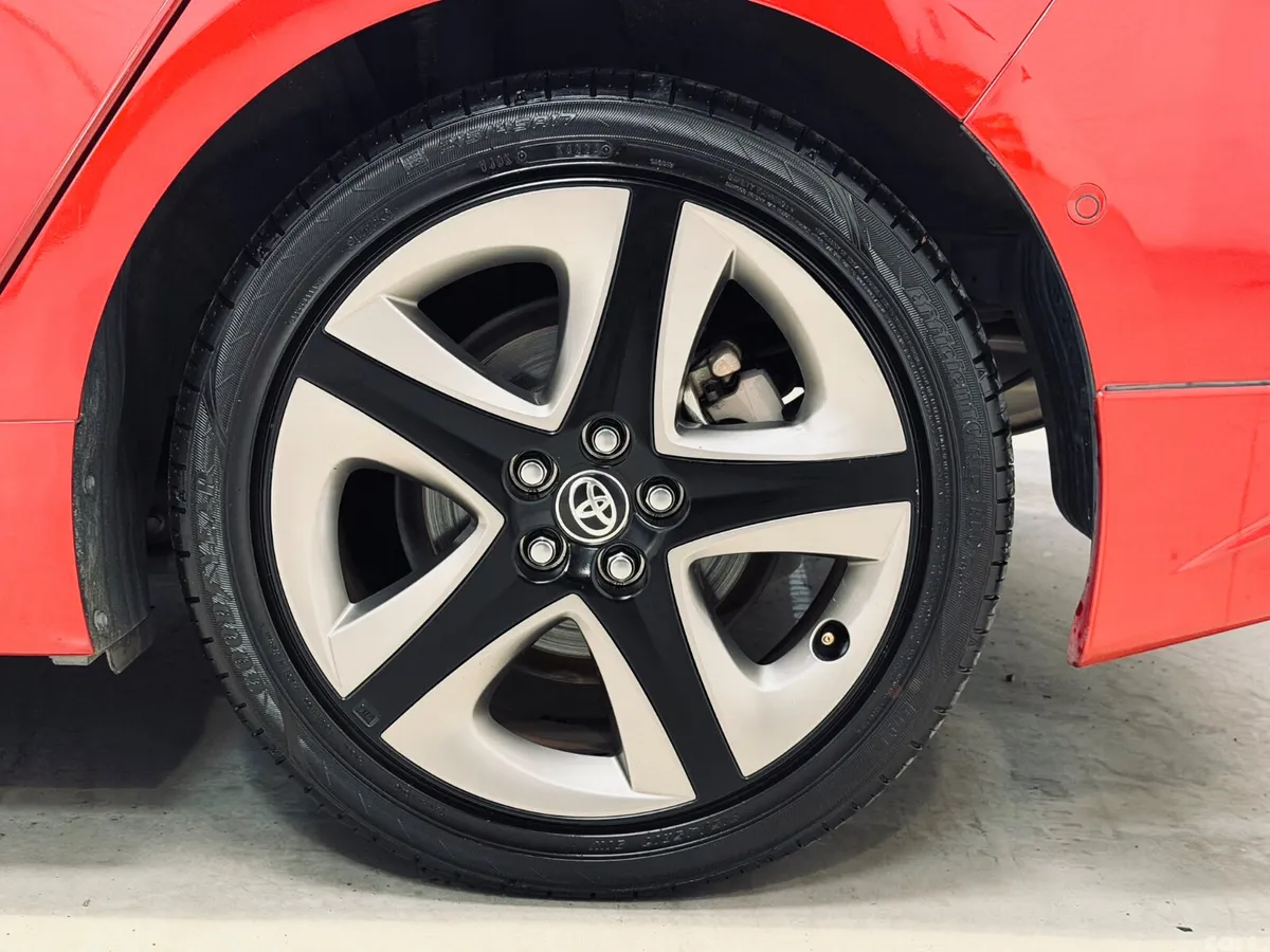 Toyota Prius Saloon, Petrol Hybrid, 2019, Red