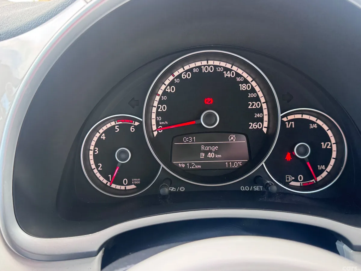 Volkswagen Beetle Hatchback, Diesel, 2013, White