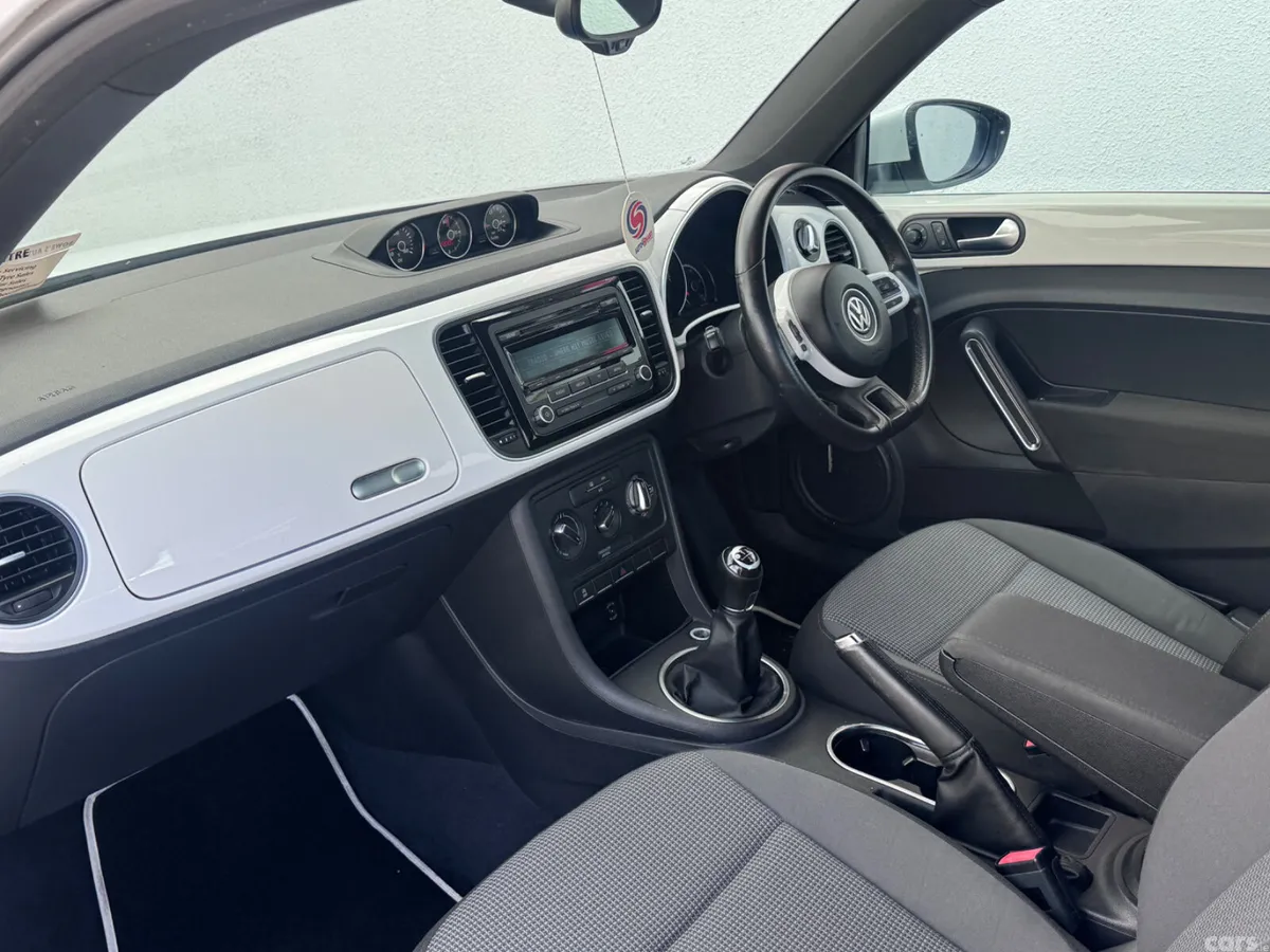 Volkswagen Beetle Hatchback, Diesel, 2013, White