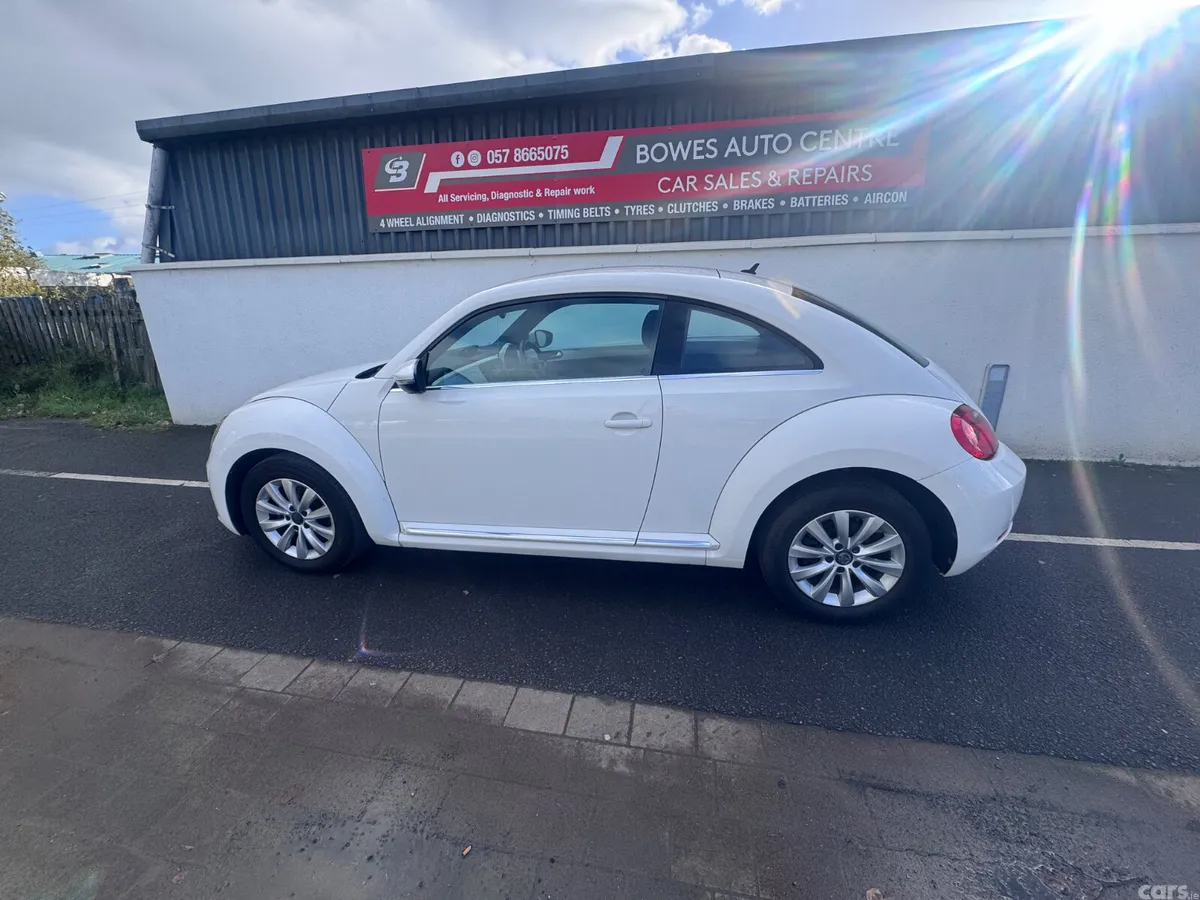 Volkswagen Beetle Hatchback, Diesel, 2013, White
