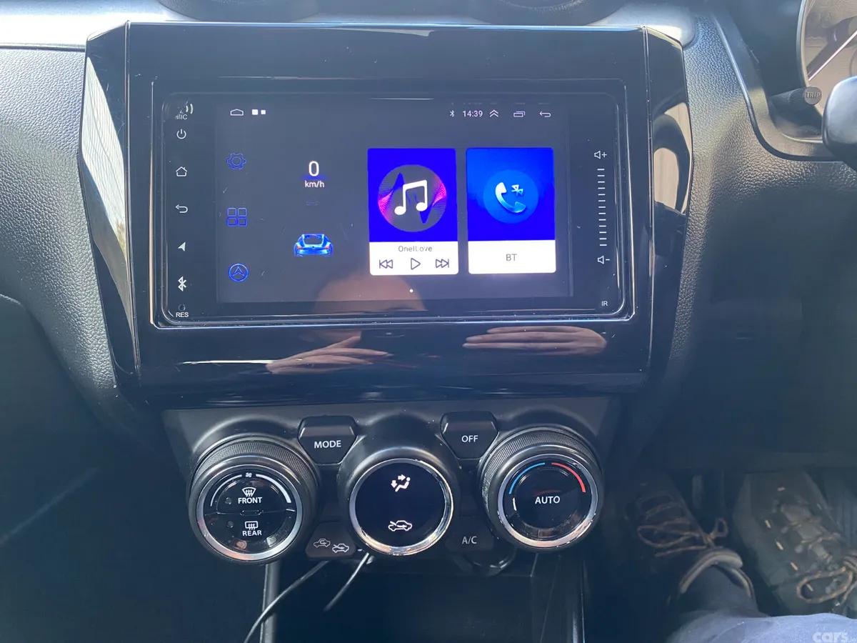 Suzuki Swift Hatchback, Petrol, 2019, Silver