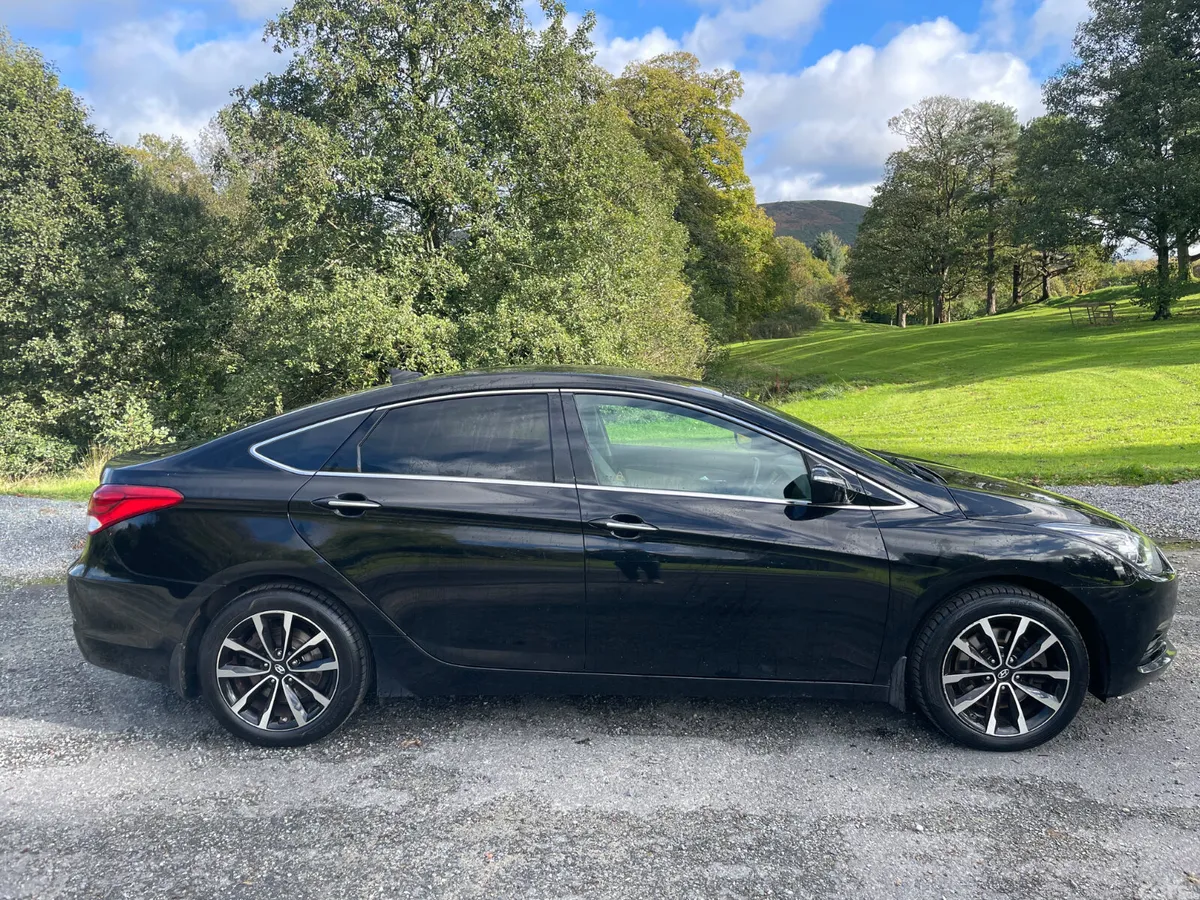 Hyundai i40 Saloon, Diesel, 2019, Black