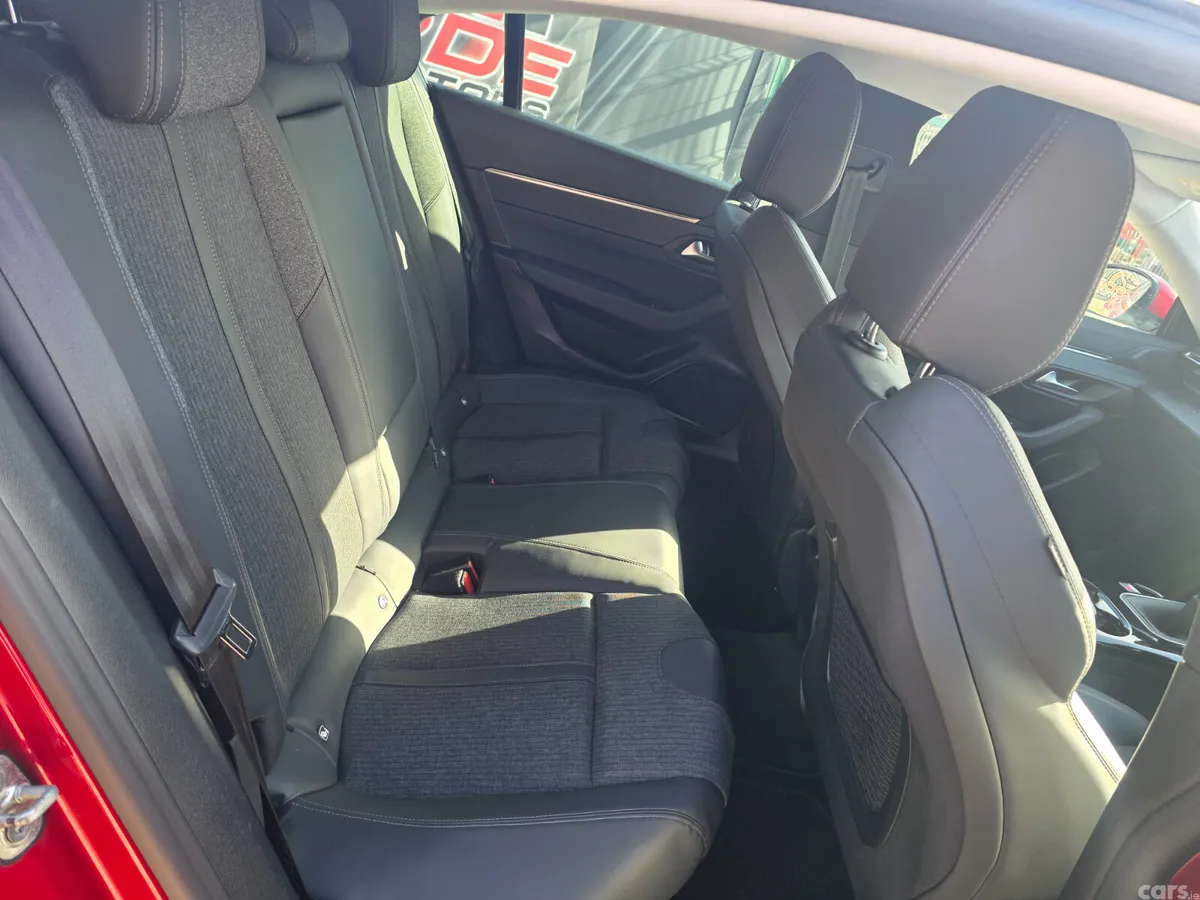 Peugeot 508 Hatchback, Diesel, 2019, Red