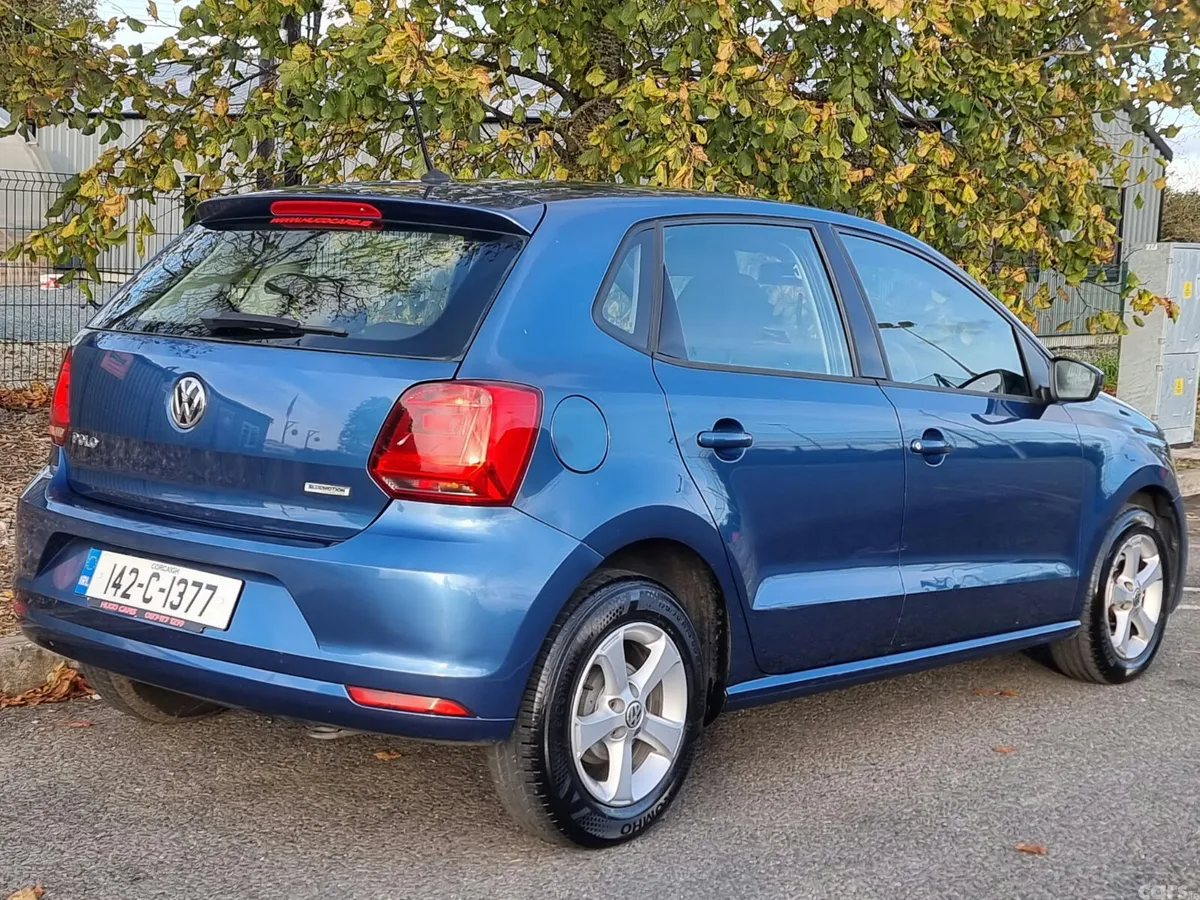 Volkswagen Polo Hatchback, Petrol, 2014, Green