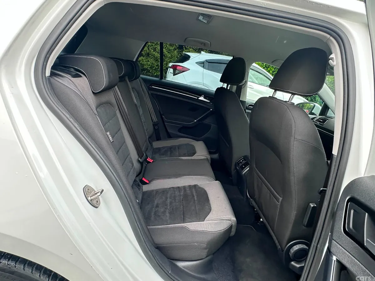Volkswagen Golf Hatchback, Petrol, 2016, White