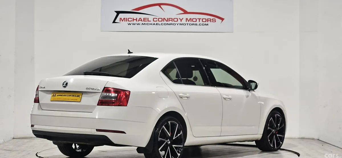 Skoda Octavia Hatchback, Diesel, 2018, White