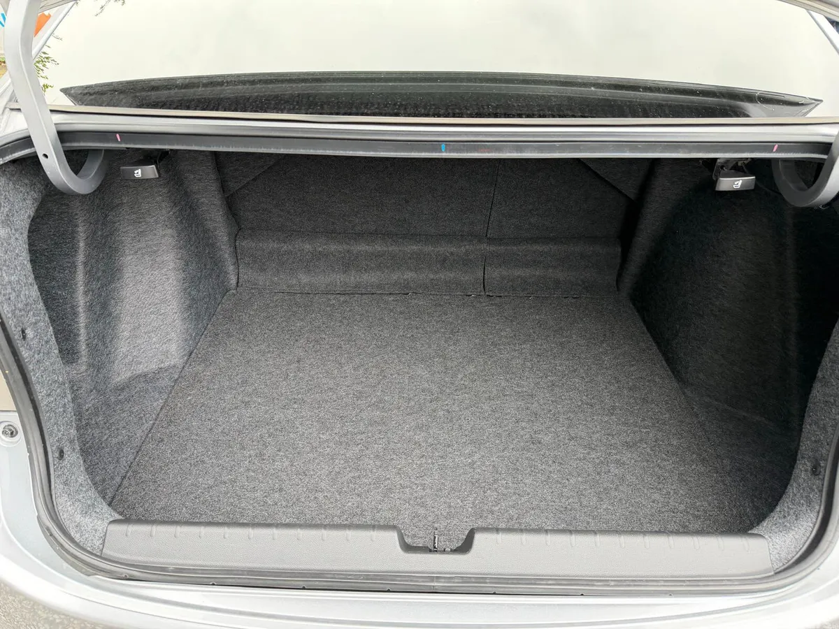 Honda Grace Saloon, Petrol Hybrid, 2018, Silver