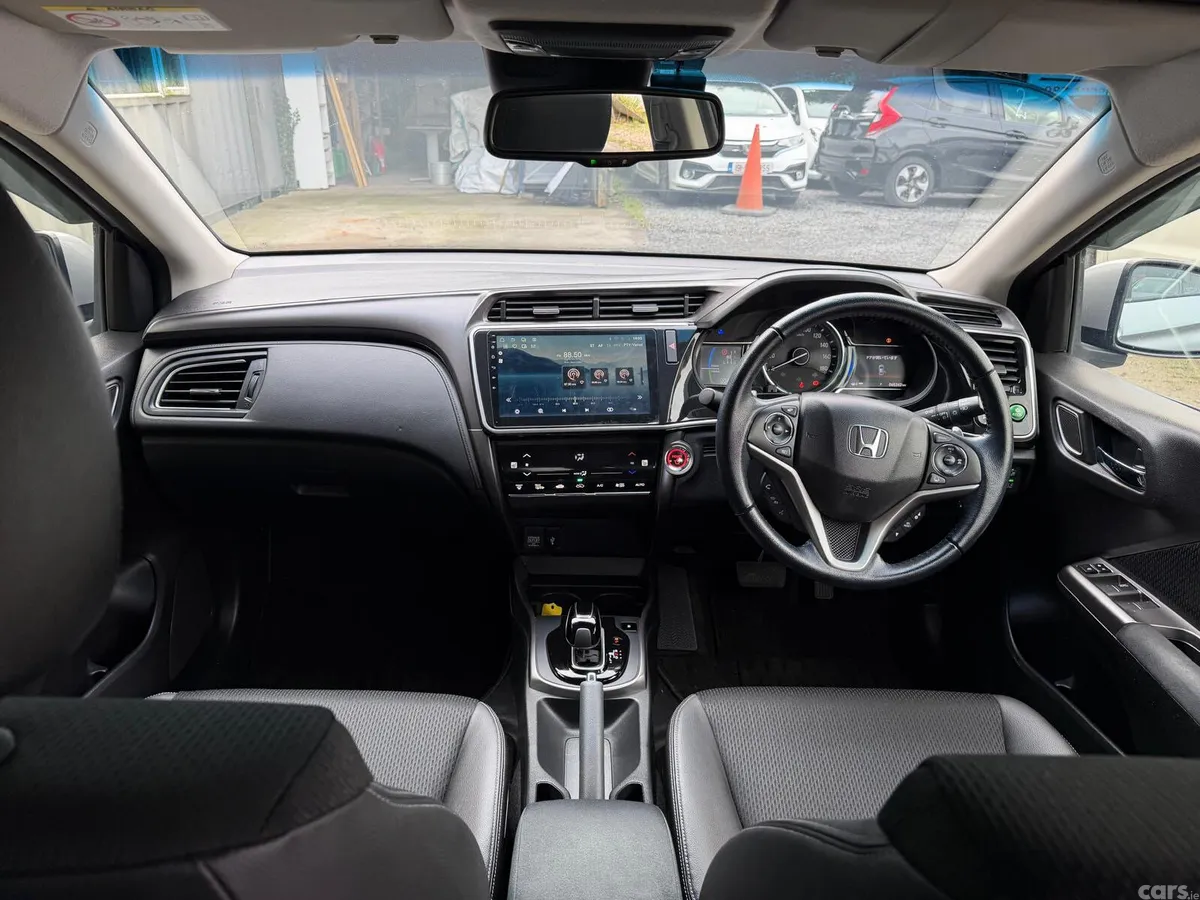 Honda Grace Saloon, Petrol Hybrid, 2018, Silver