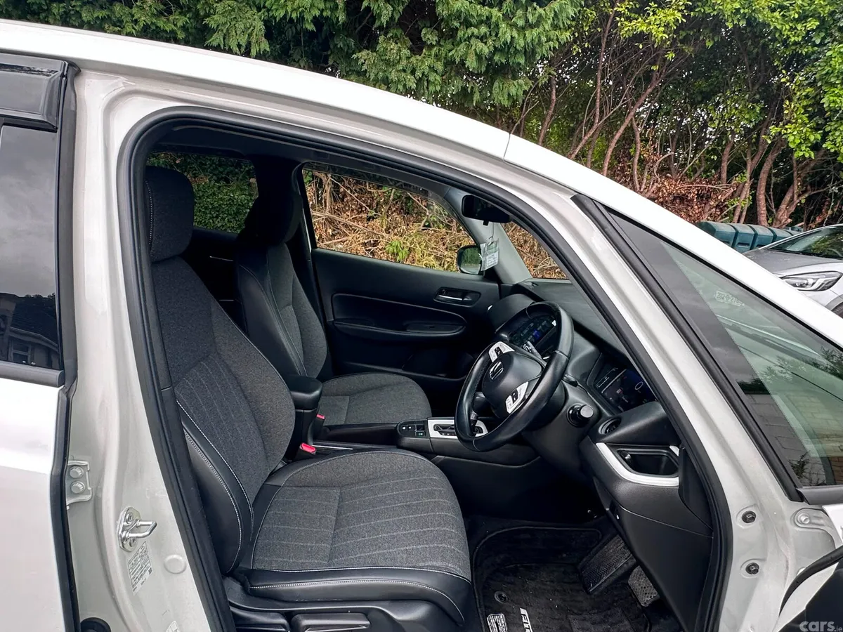 Honda Fit Hatchback, Petrol Hybrid, 2021, White