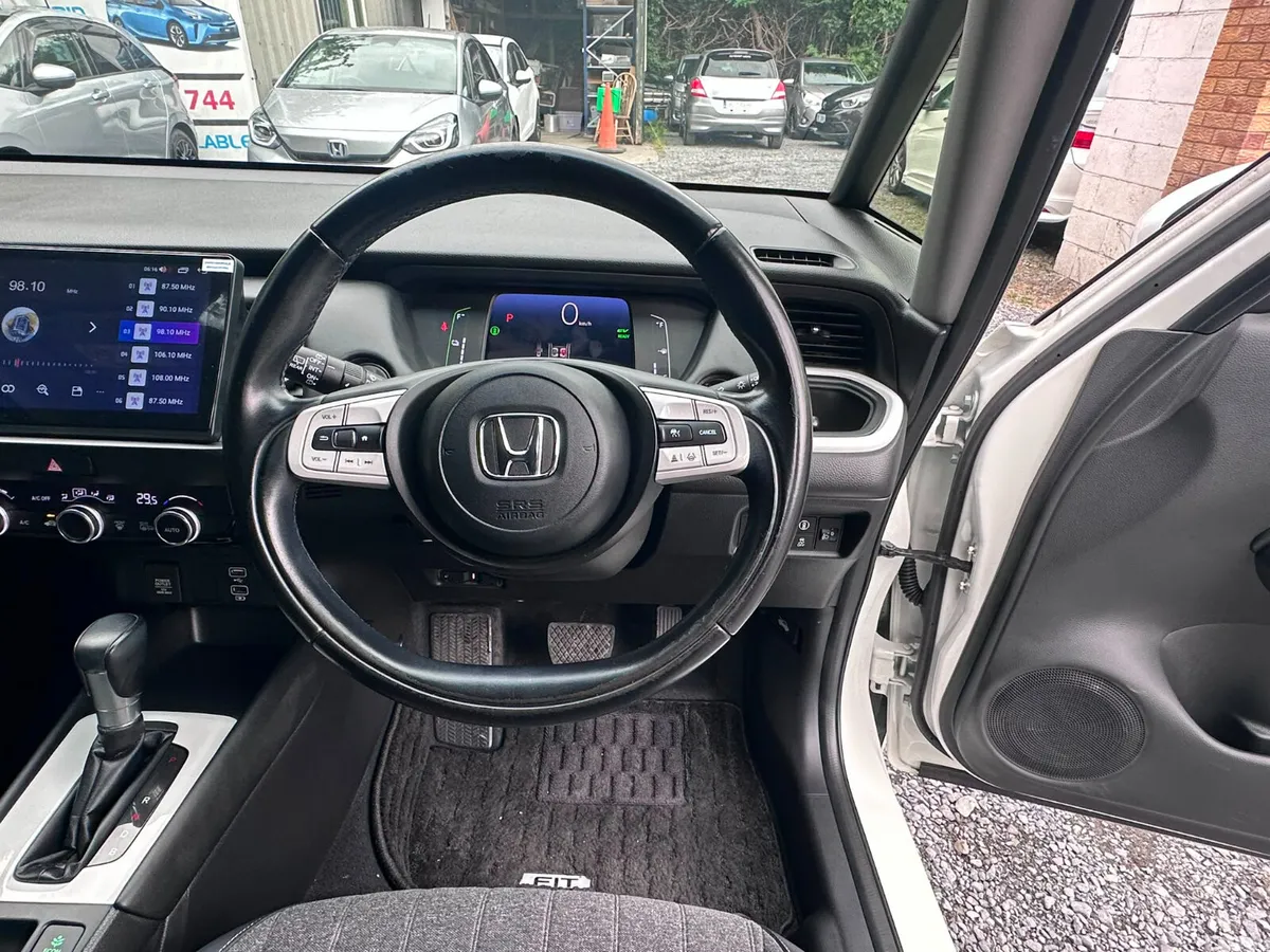 Honda Fit Hatchback, Petrol Hybrid, 2021, White