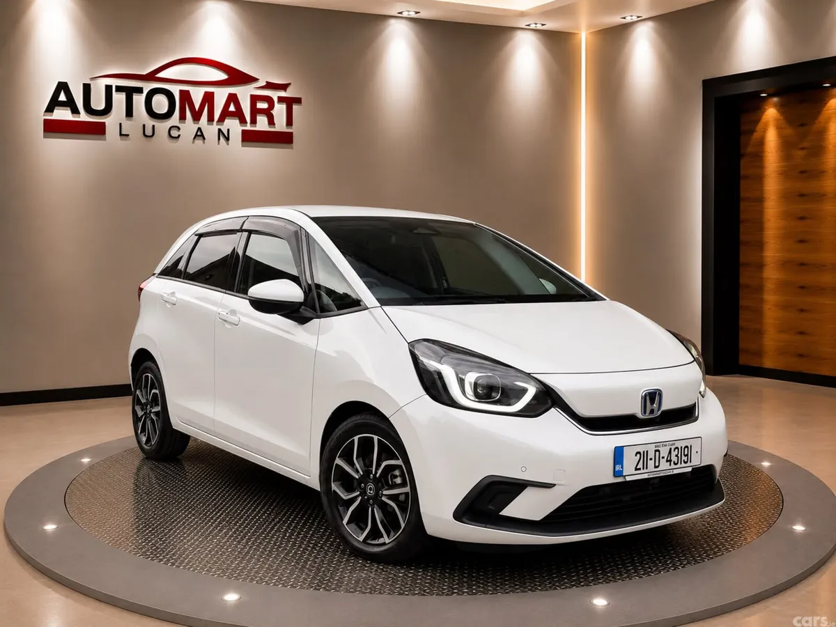 Honda Fit Hatchback, Petrol Hybrid, 2021, White