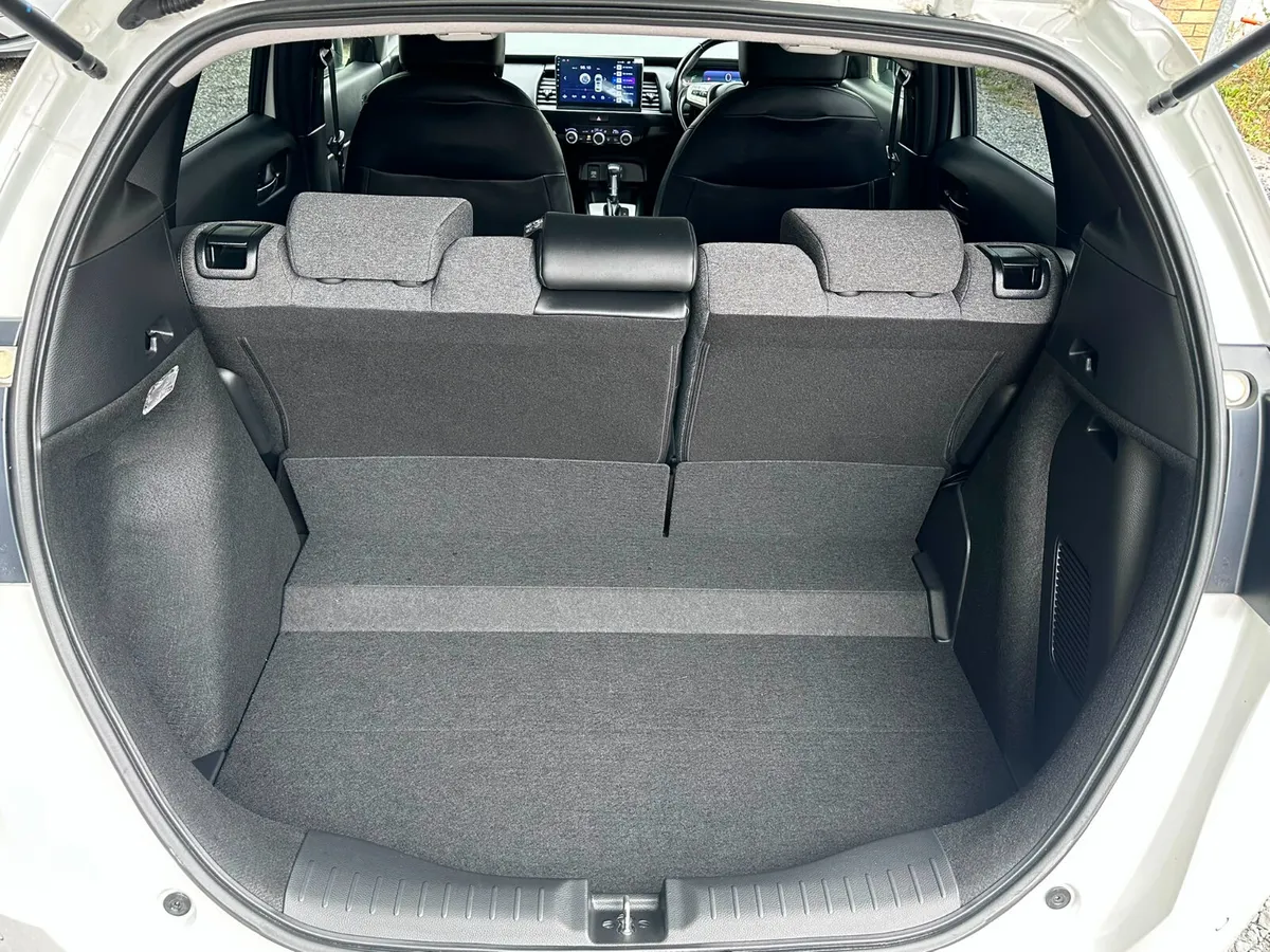 Honda Fit Hatchback, Petrol Hybrid, 2021, White