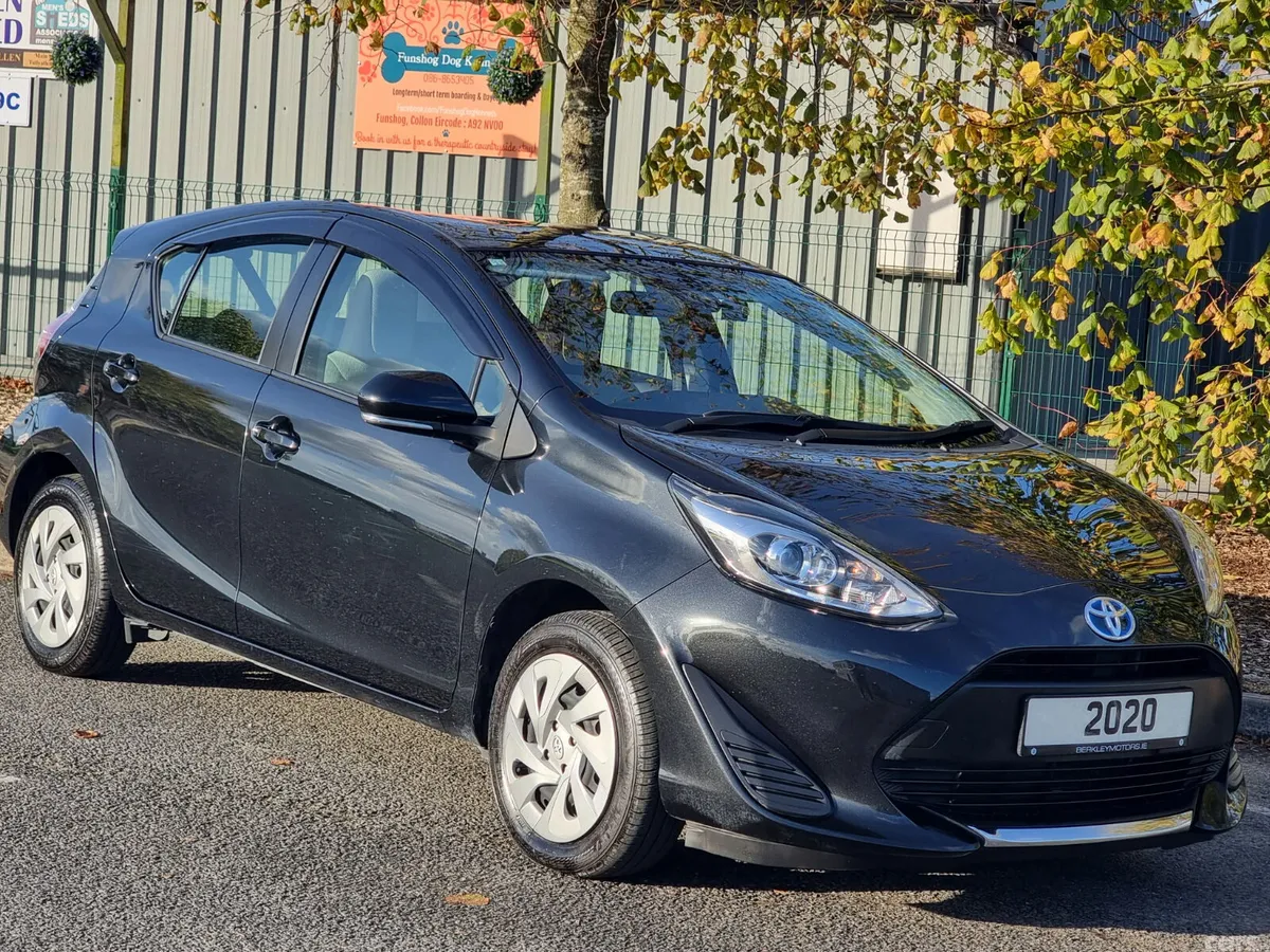 Toyota Aqua Hatchback, Petrol Hybrid, 2020, Black