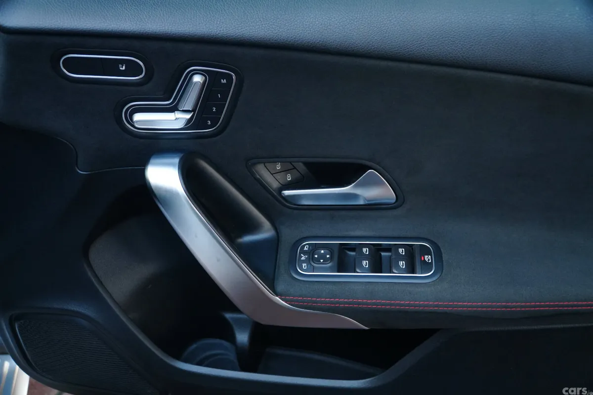 Mercedes-Benz A-Class Hatchback, Diesel, 2019, Silver