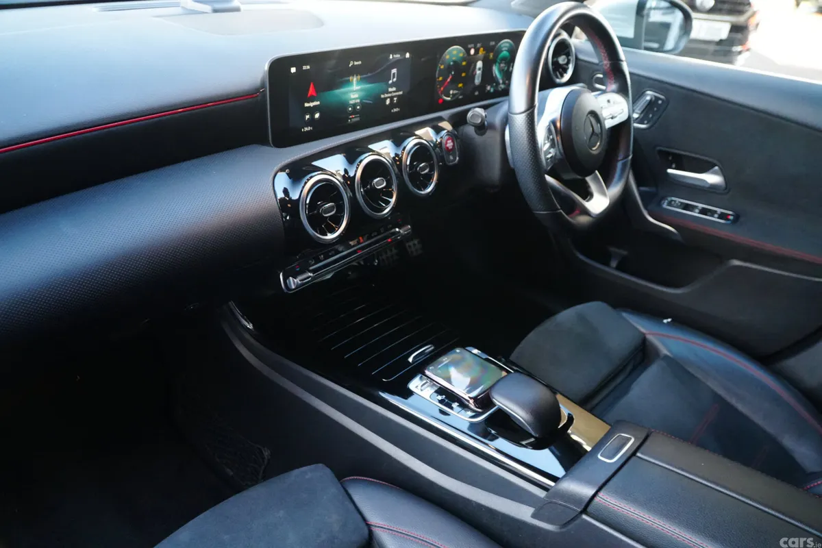 Mercedes-Benz A-Class Hatchback, Diesel, 2019, Silver