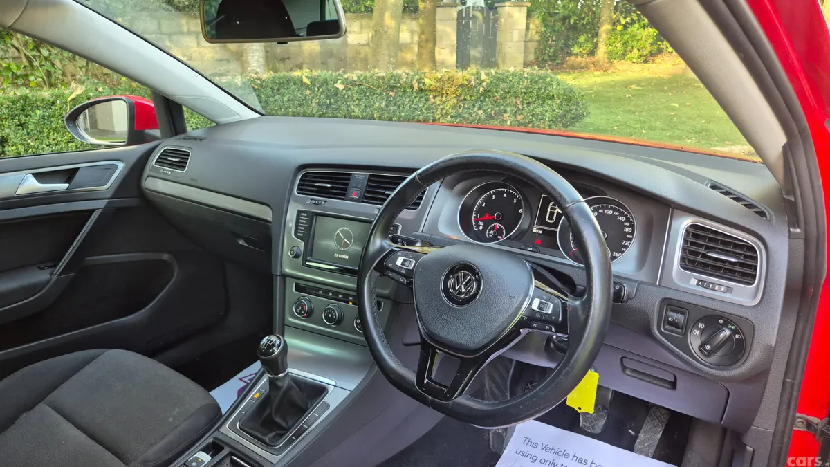 Volkswagen Golf Estate, Petrol, 2016, Red