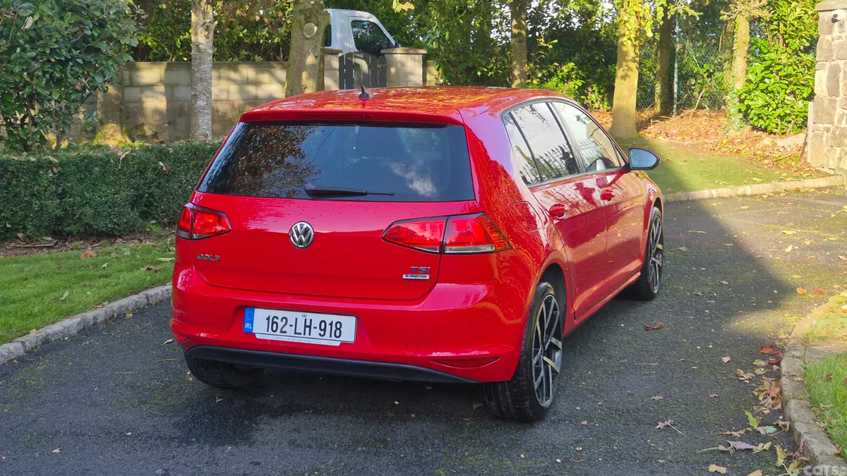 Volkswagen Golf Estate, Petrol, 2016, Red