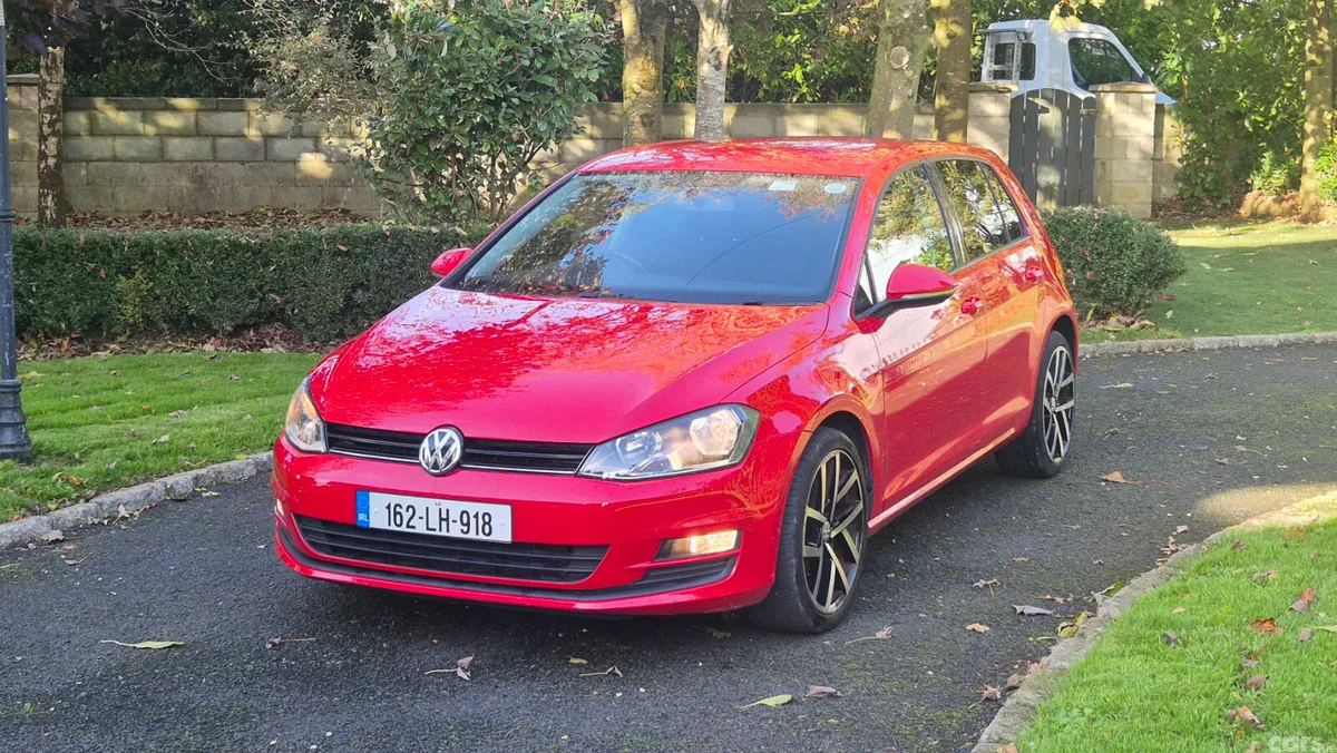 Volkswagen Golf Estate, Petrol, 2016, Red