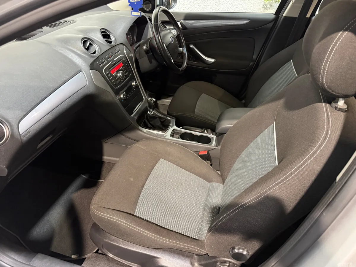 Ford Mondeo Hatchback, Diesel, 2012, Silver