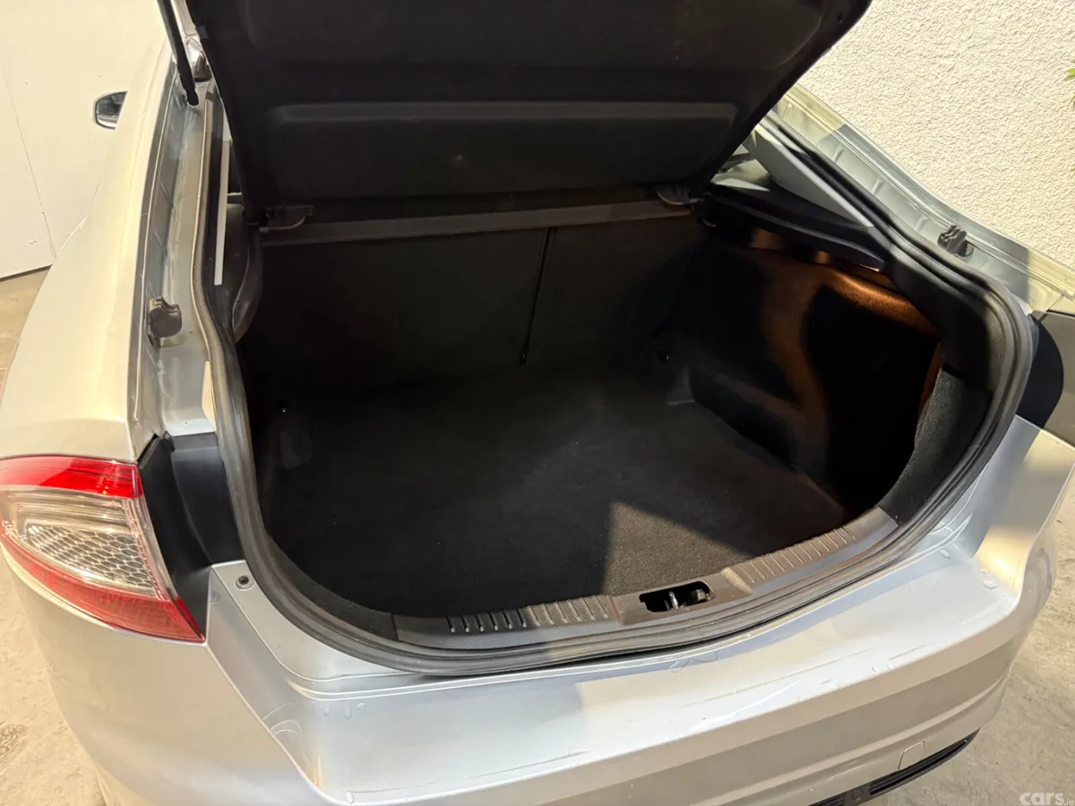 Ford Mondeo Hatchback, Diesel, 2012, Silver