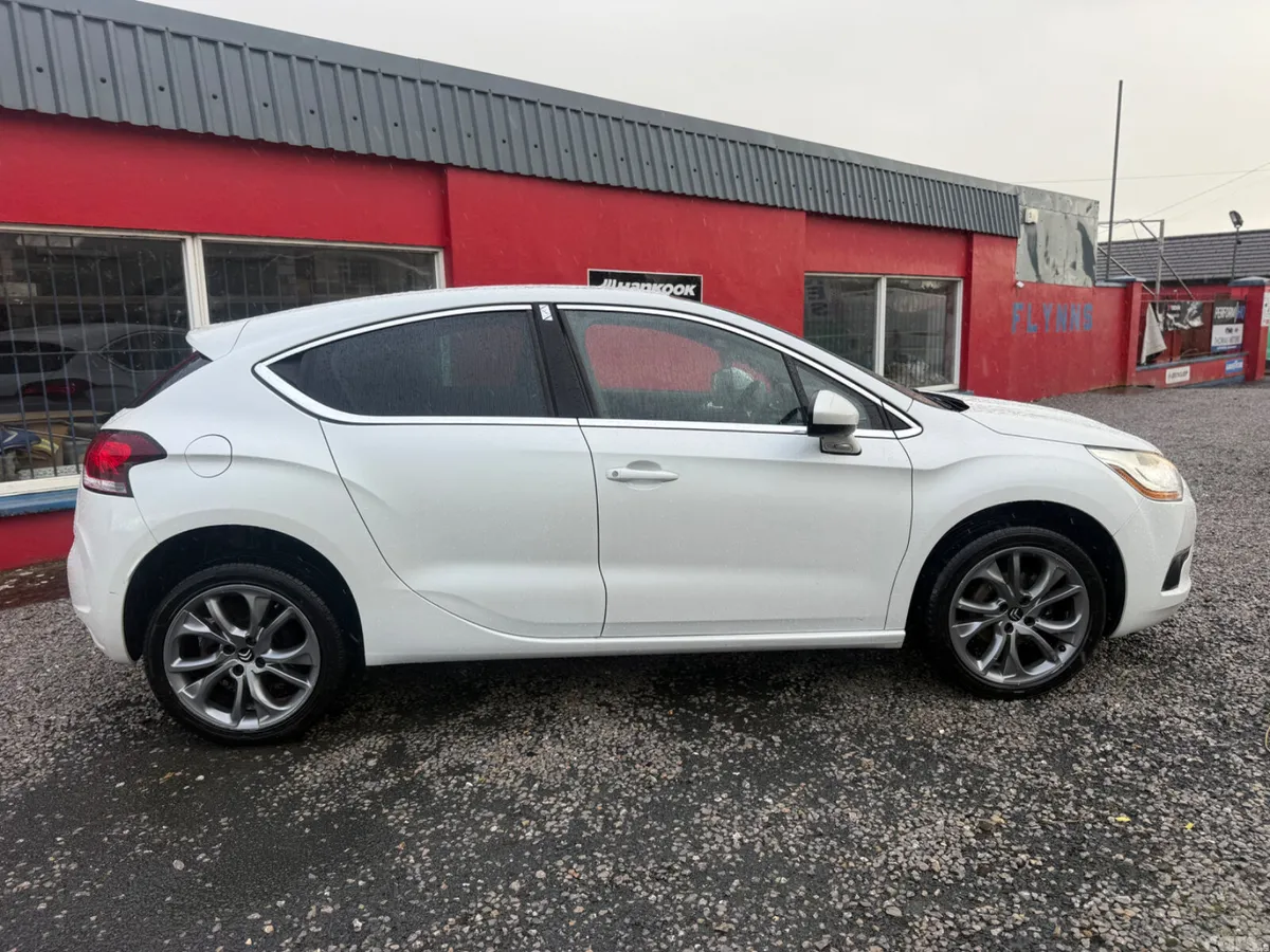 Citroen DS 4 Hatchback, Diesel, 2013, White