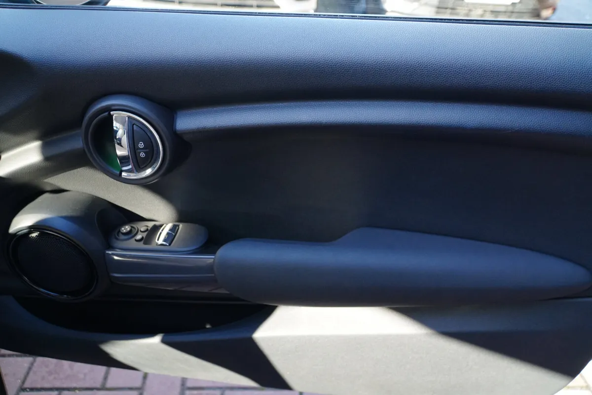Mini Cooper Hatchback, Diesel, 2019, Grey