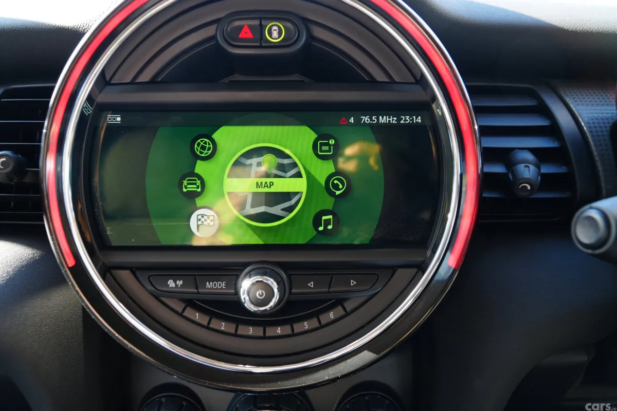 Mini Cooper Hatchback, Diesel, 2019, Grey